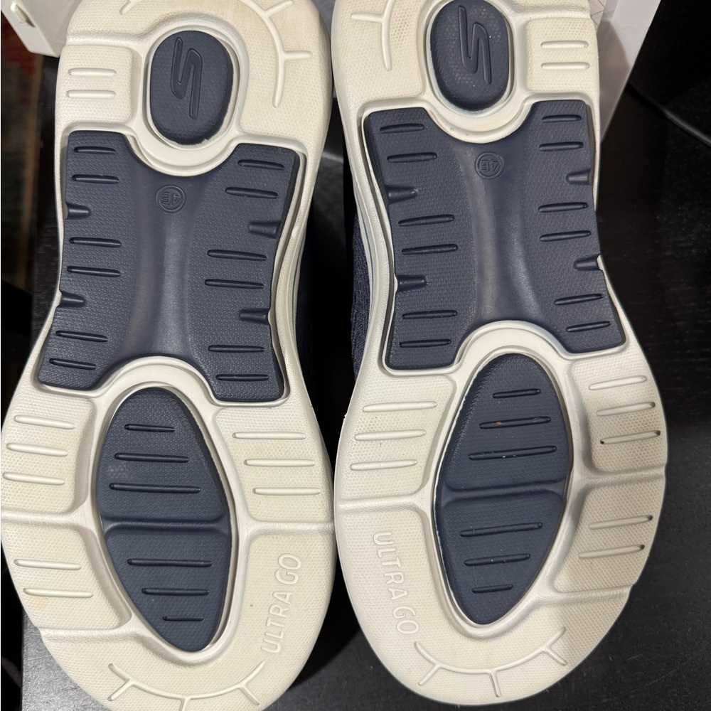 Skechers Blue Sneakers with Breathable Mesh and Cushioning - Picture 5 of 7